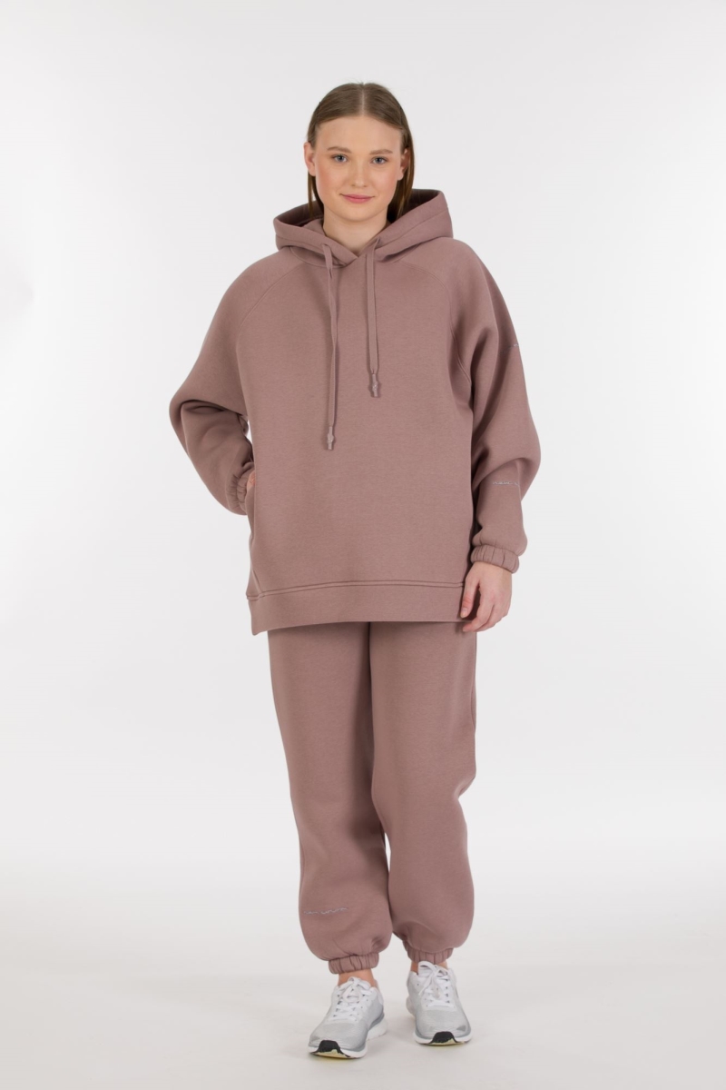 THREE YARN TRACKSUIT