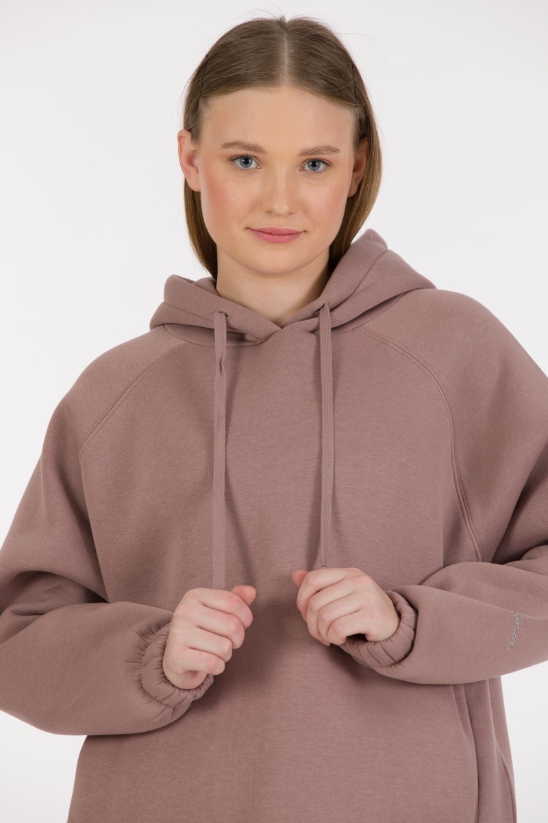 THREE YARN TRACKSUIT