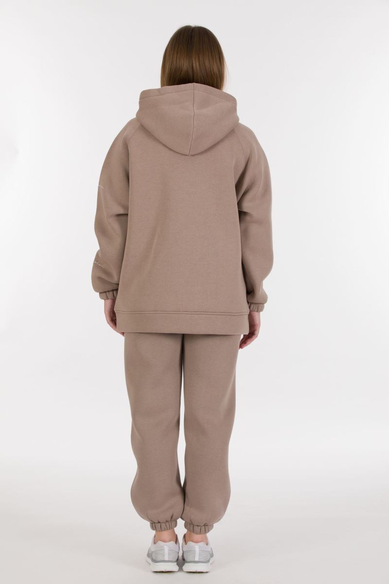 THREE YARN TRACKSUIT