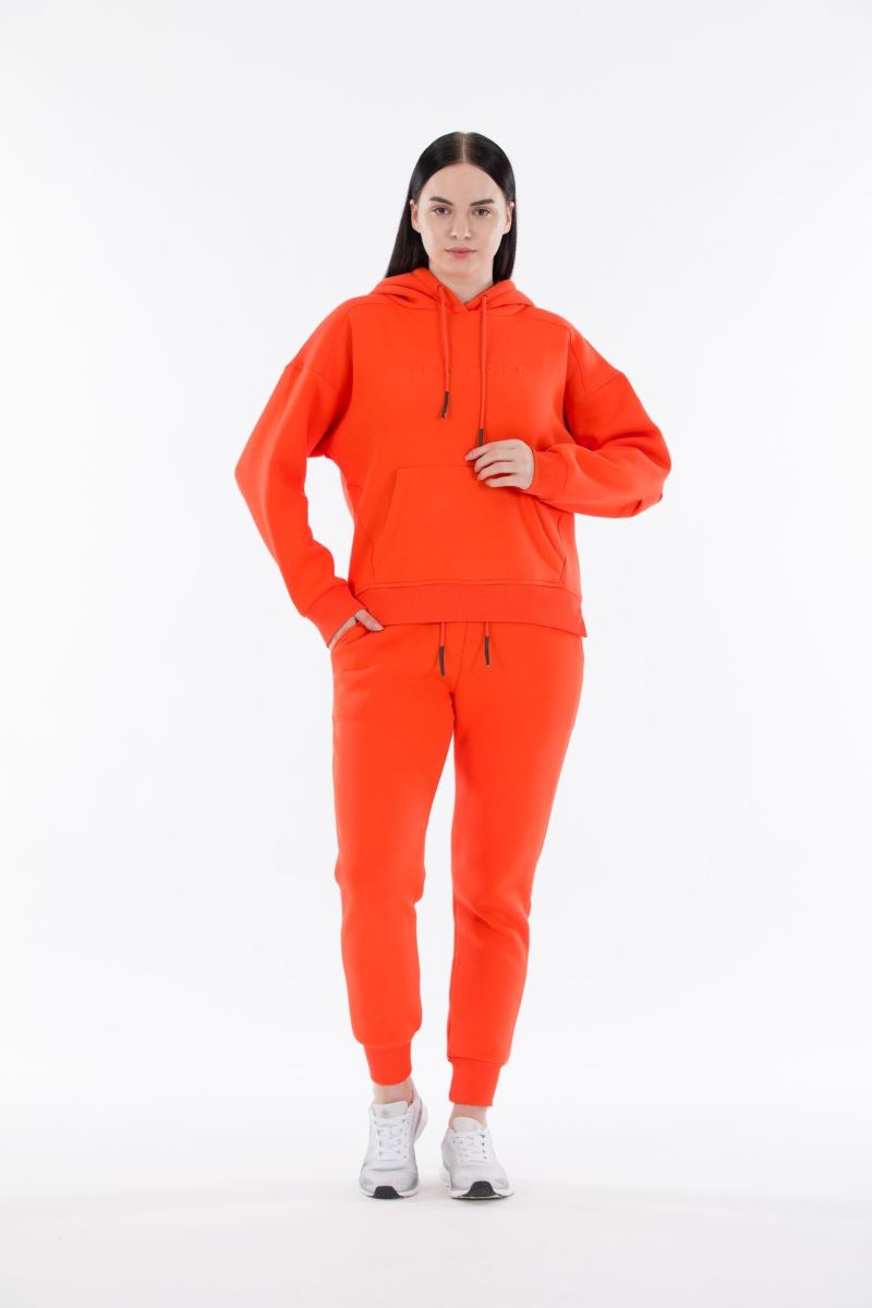 THREE YARN  TRACKSUIT