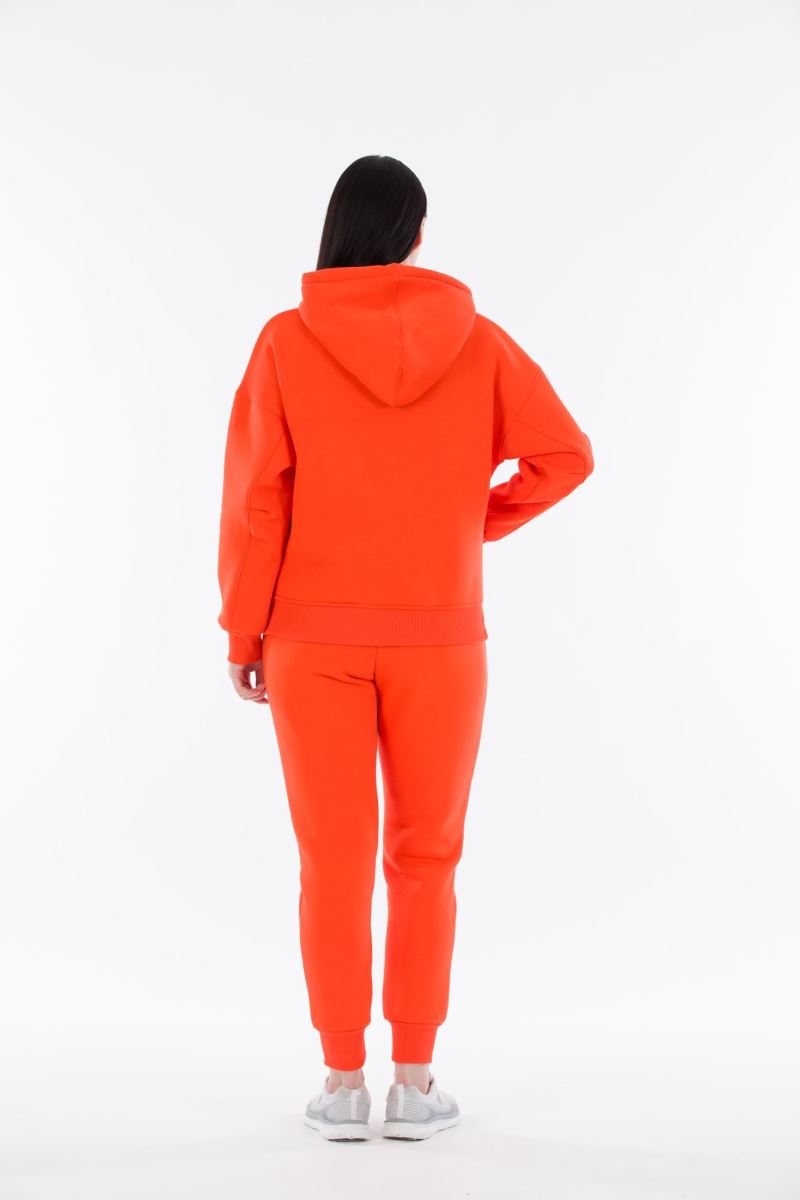 THREE YARN  TRACKSUIT