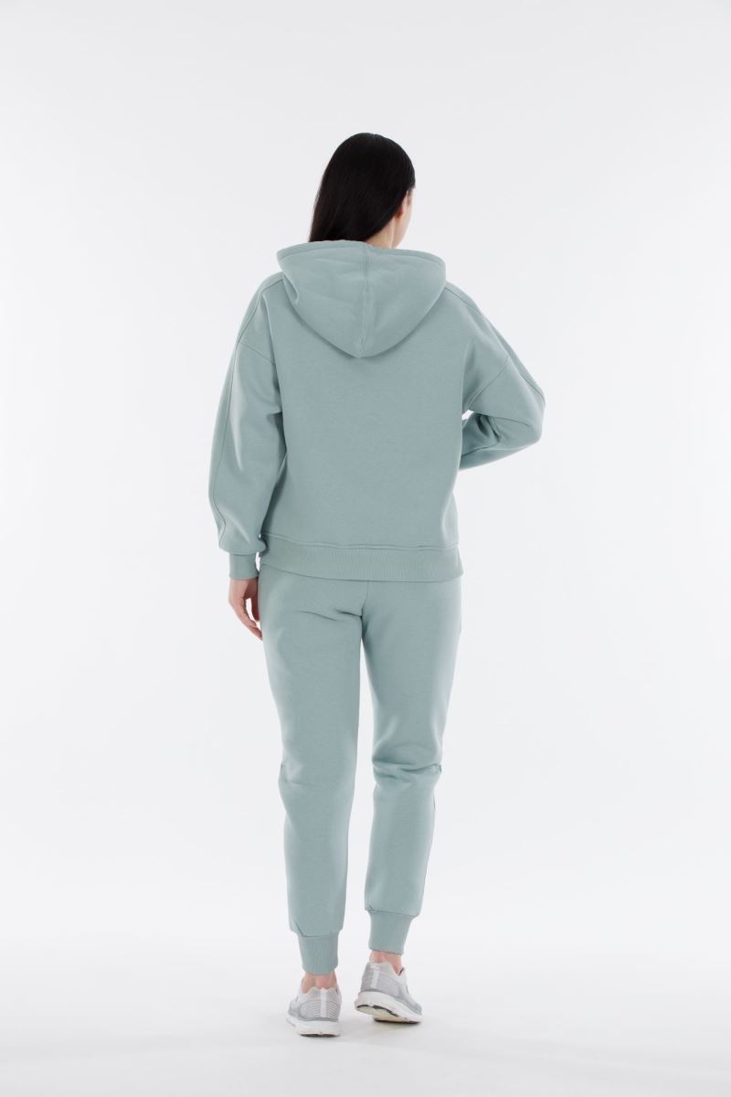 THREE YARN  TRACKSUIT