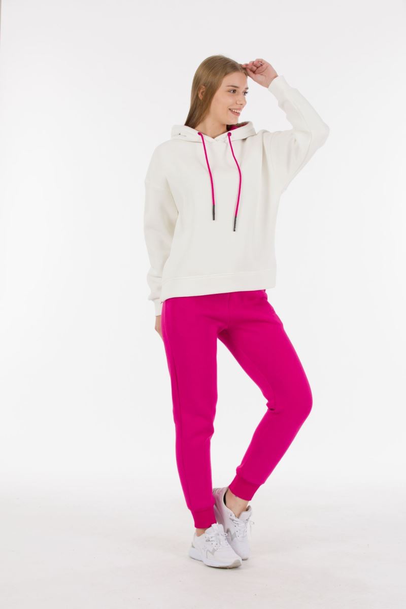 THREE YARN  TRACKSUIT