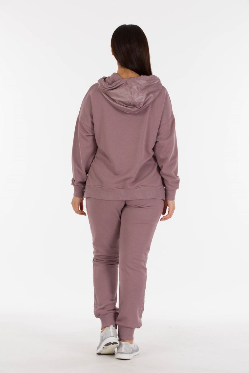 THREE YARN  TRACKSUIT