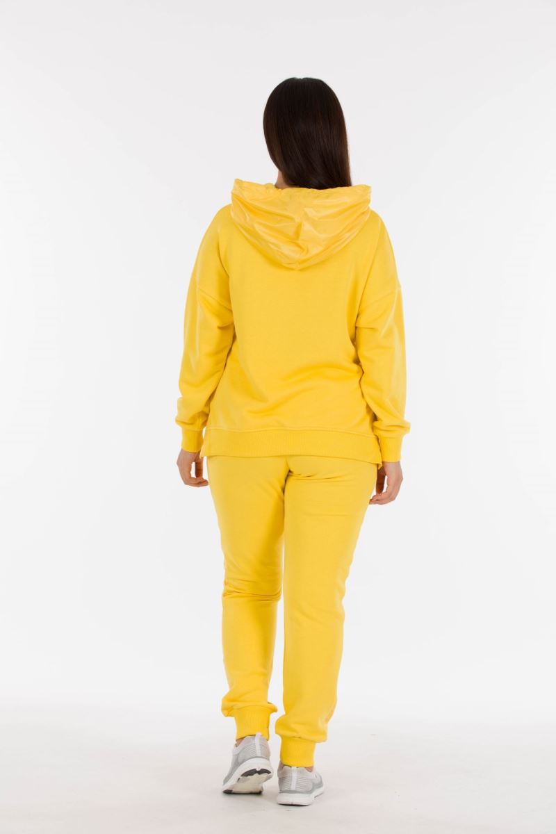 THREE YARN  TRACKSUIT