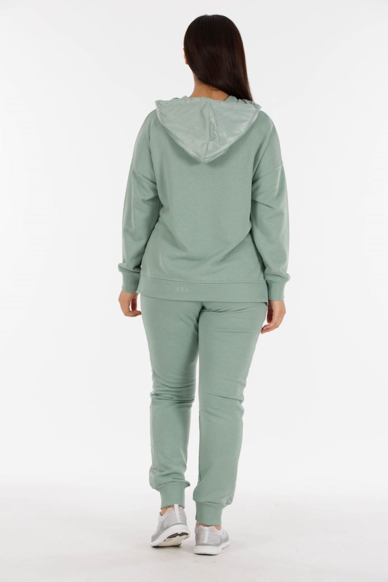 THREE YARN  TRACKSUIT