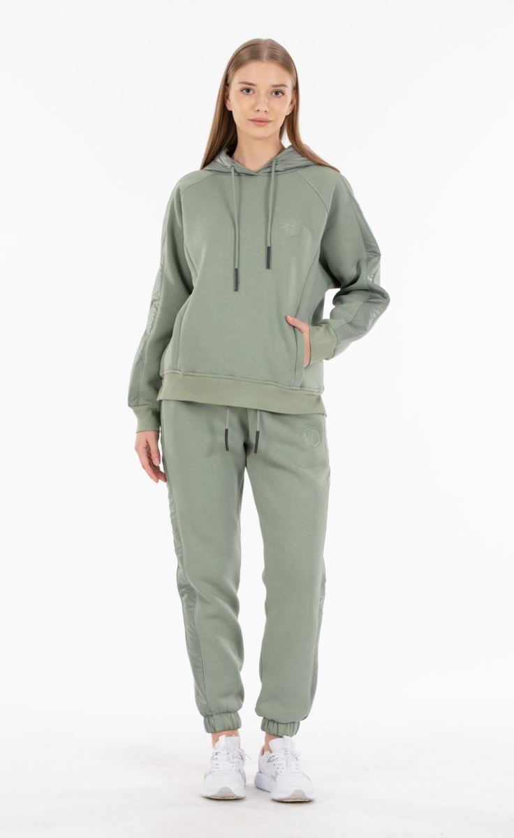 THREE YARN  TRACKSUIT