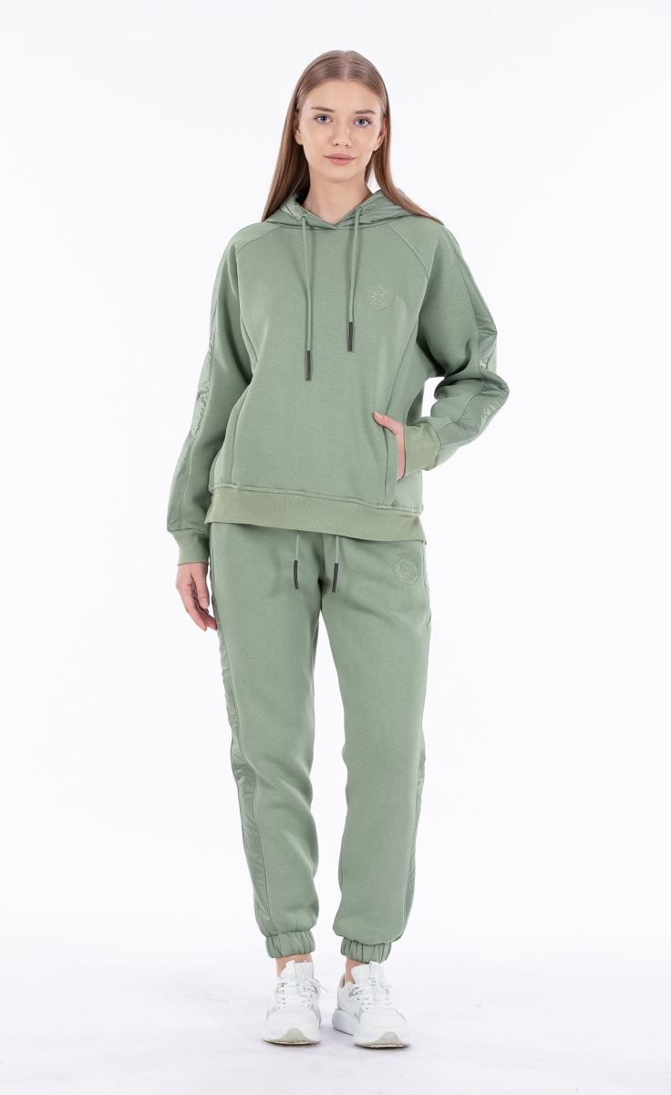 THREE YARN  TRACKSUIT