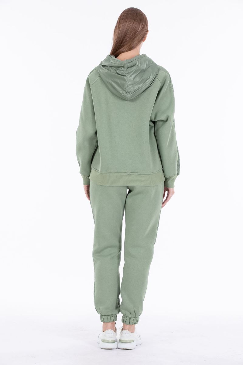 THREE YARN  TRACKSUIT