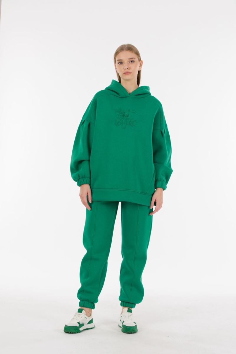 THREE YARN  TRACKSUIT