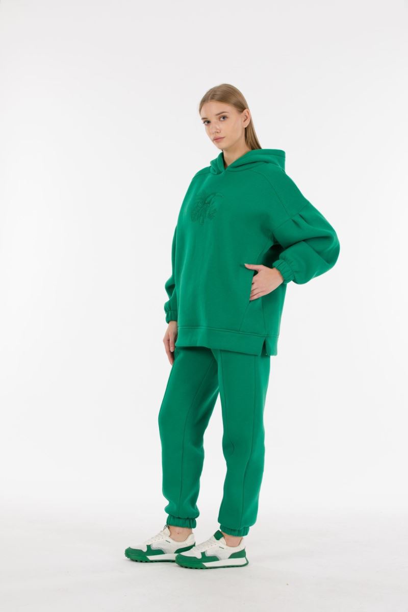 THREE YARN  TRACKSUIT