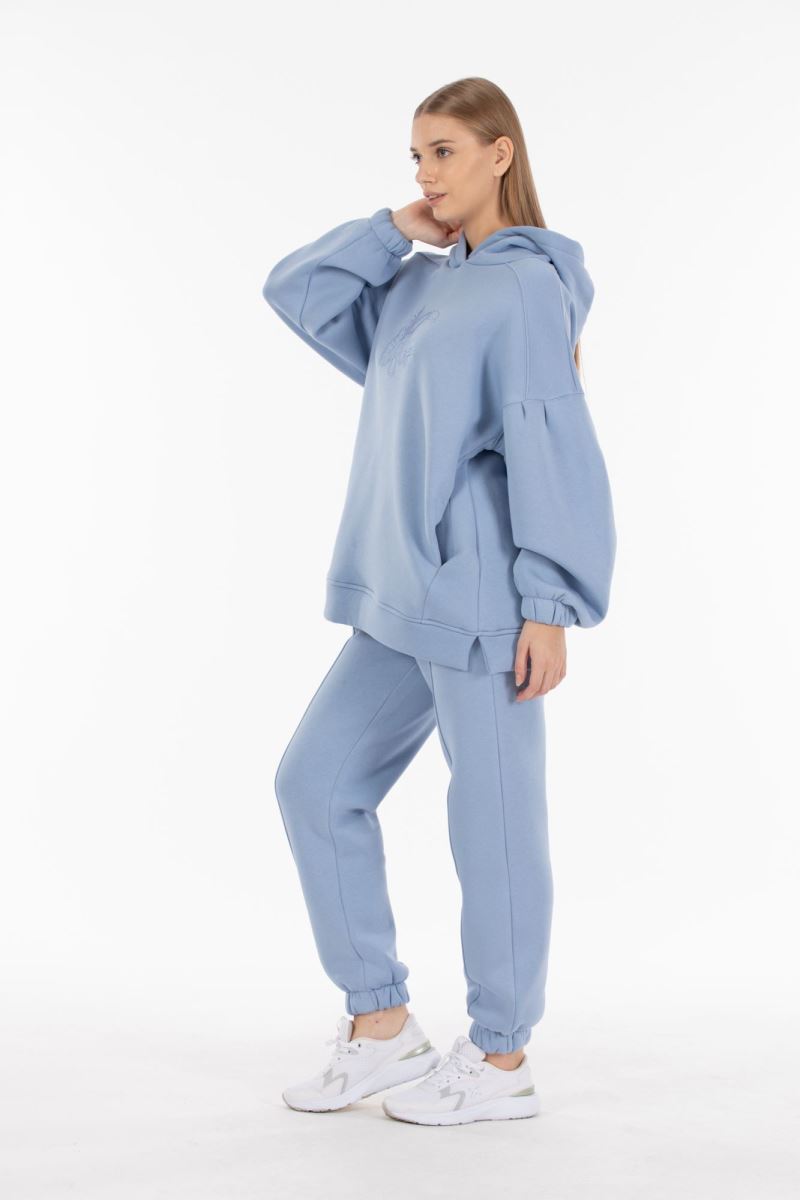 THREE YARN  TRACKSUIT