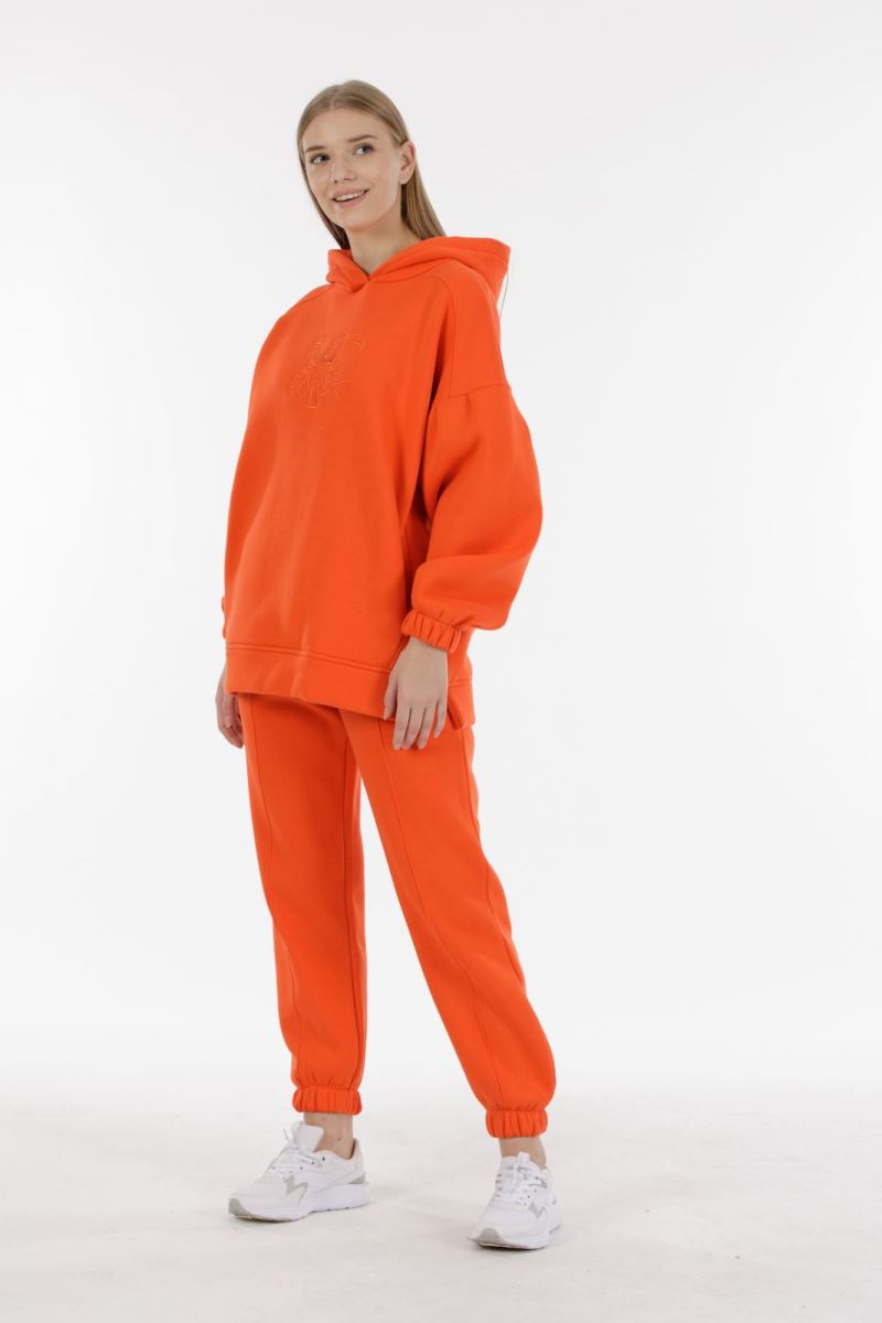 THREE YARN  TRACKSUIT