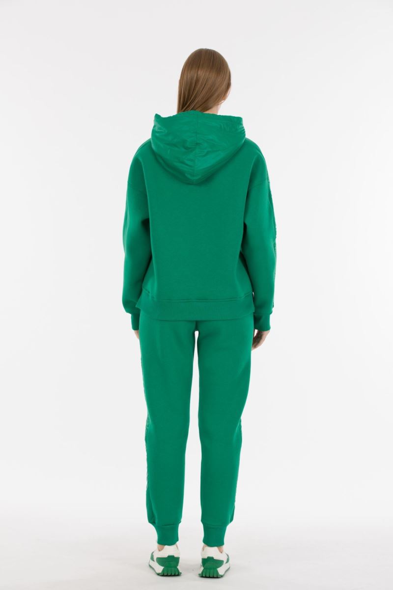 THREE YARN  TRACKSUIT