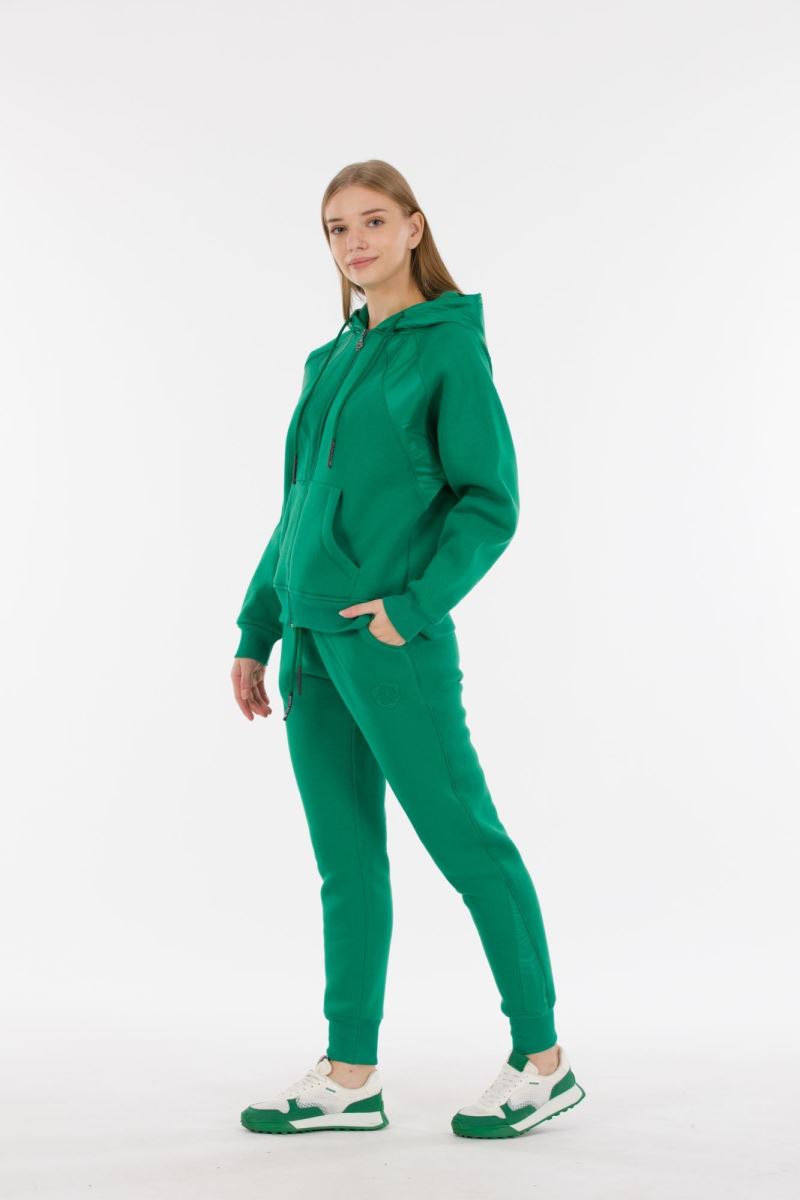 THREE YARN  TRACKSUIT