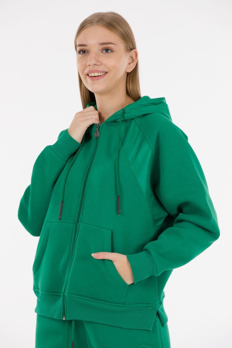 THREE YARN  TRACKSUIT