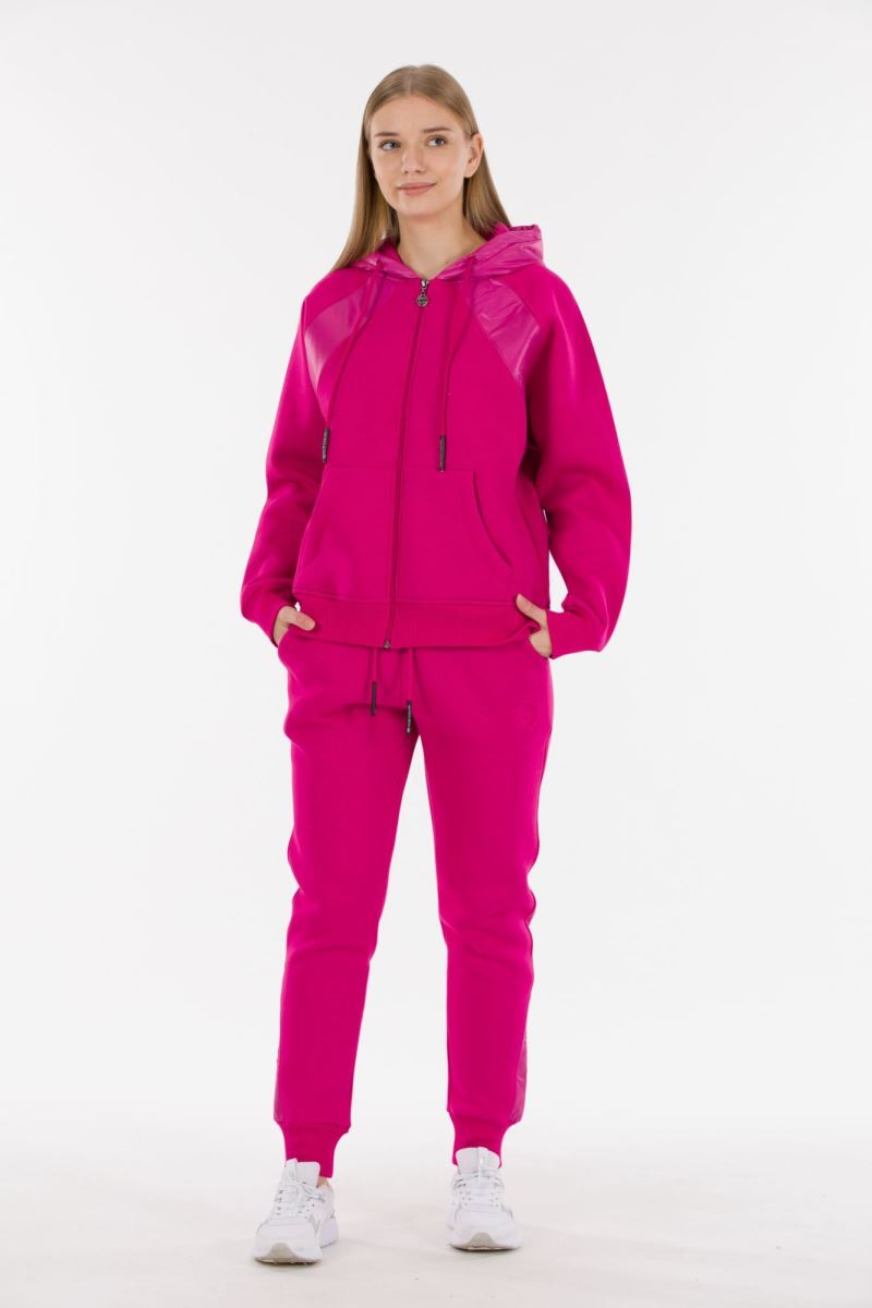 THREE YARN  TRACKSUIT