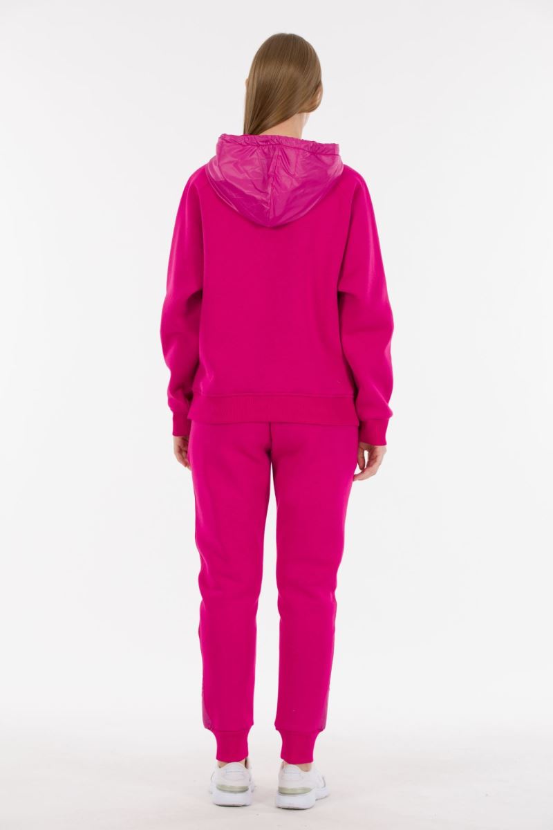 THREE YARN  TRACKSUIT