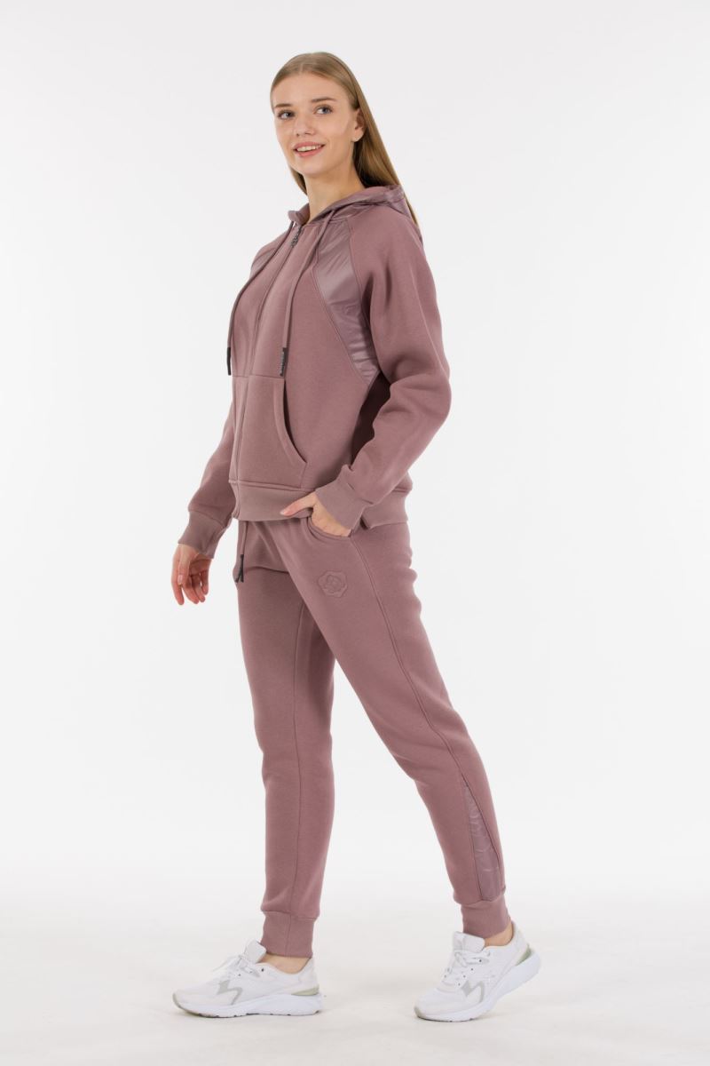 THREE YARN  TRACKSUIT