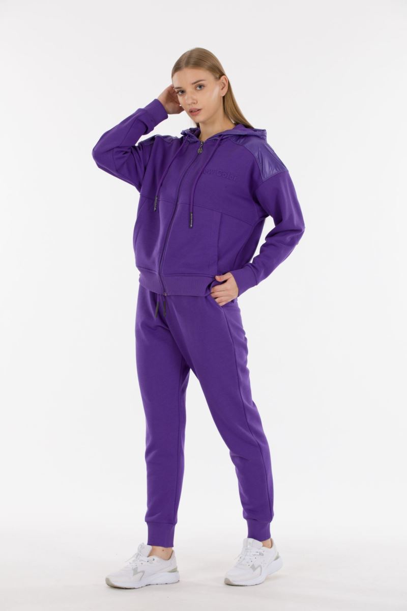 THREE YARN  TRACKSUIT
