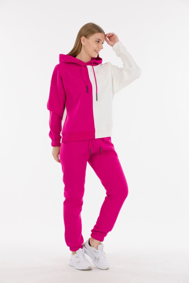 THREE YARN  TRACKSUIT
