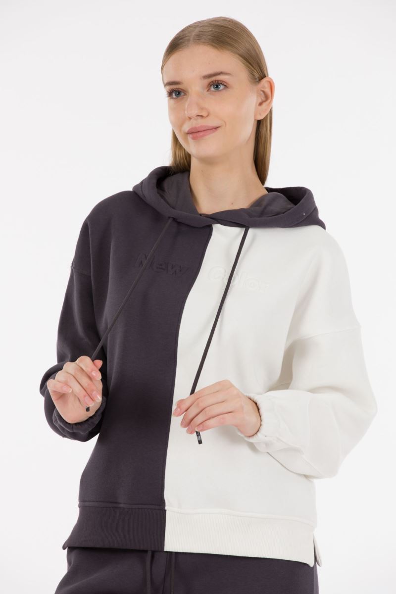 THREE YARN  TRACKSUIT