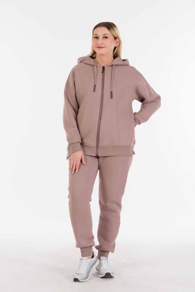 THREE YARN  TRACKSUIT