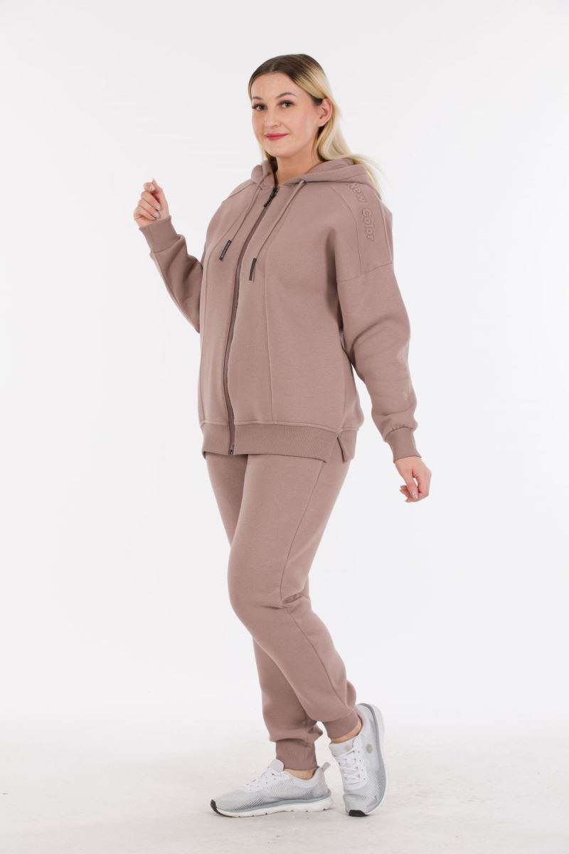 THREE YARN  TRACKSUIT