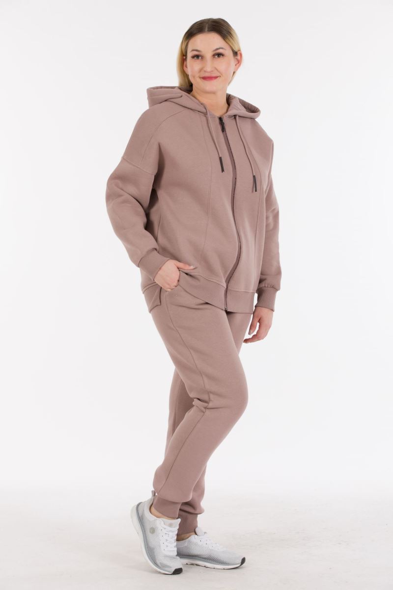 THREE YARN  TRACKSUIT