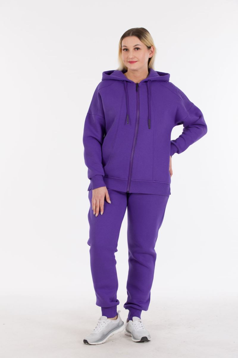 THREE YARN  TRACKSUIT