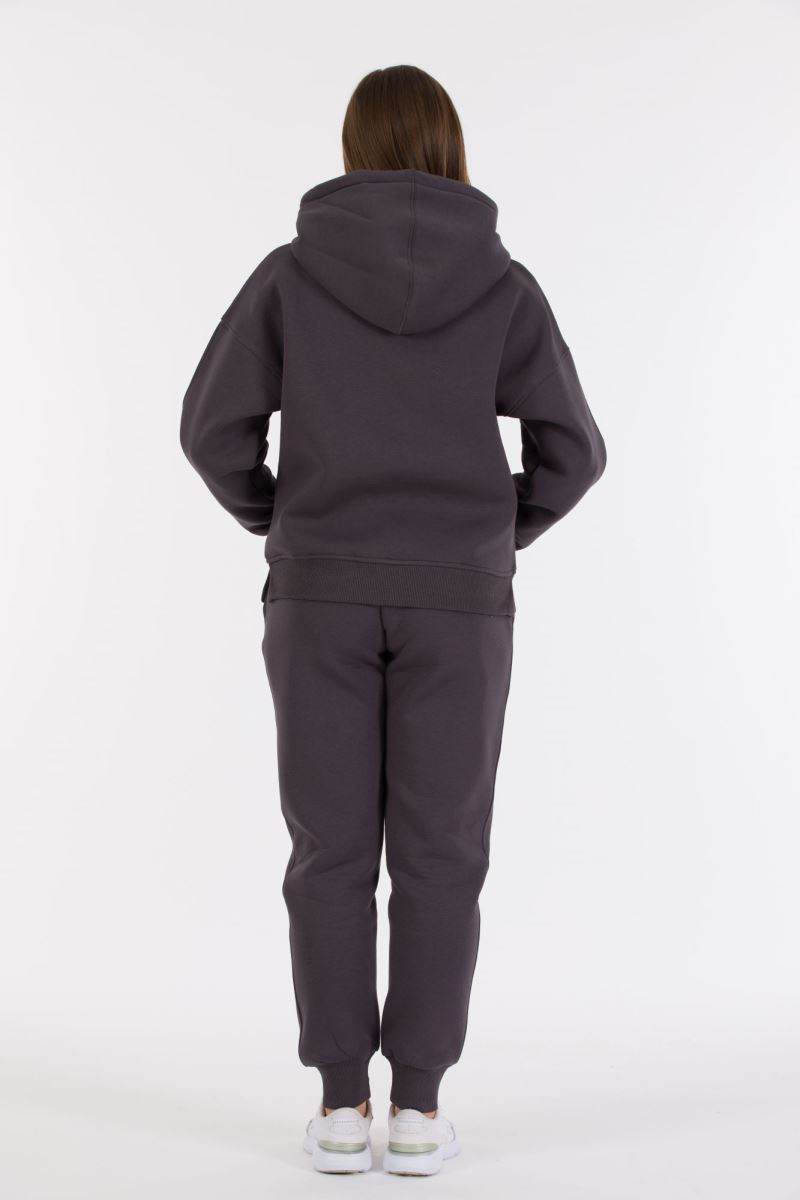 THREE YARN  TRACKSUIT