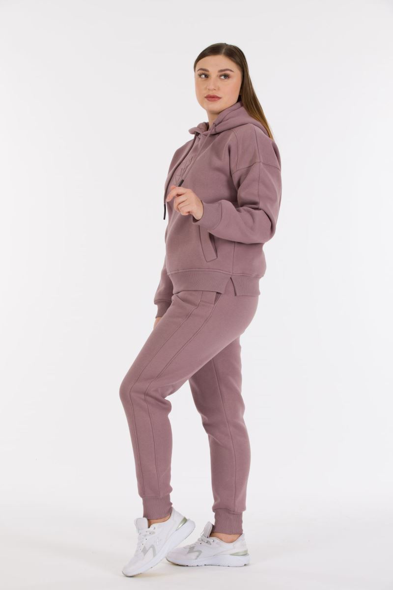 THREE YARN  TRACKSUIT