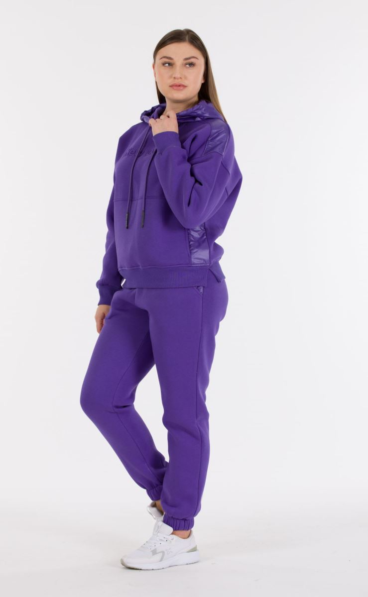 THREE YARN  TRACKSUIT