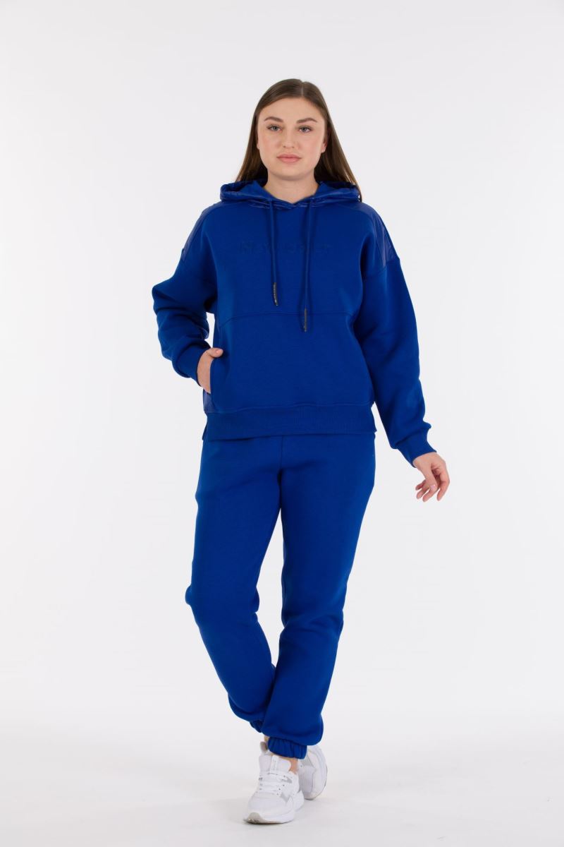 THREE YARN  TRACKSUIT
