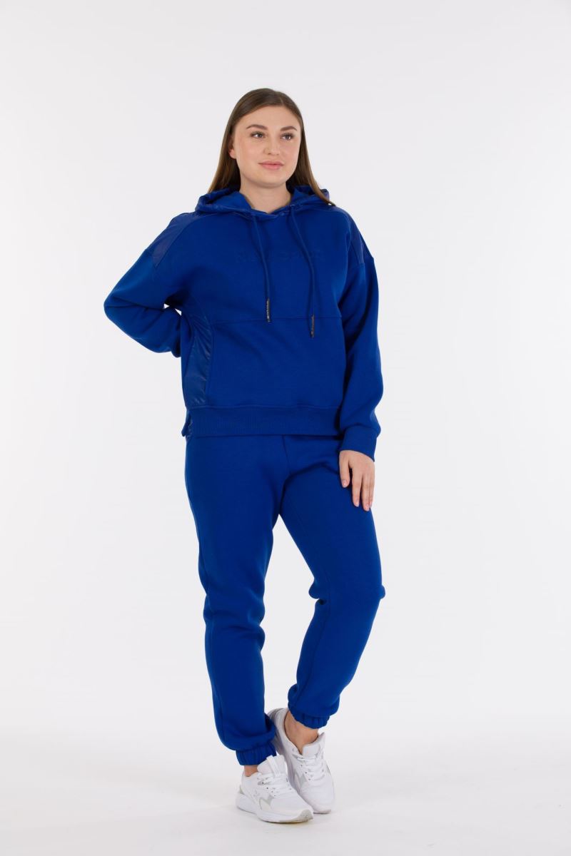 THREE YARN  TRACKSUIT