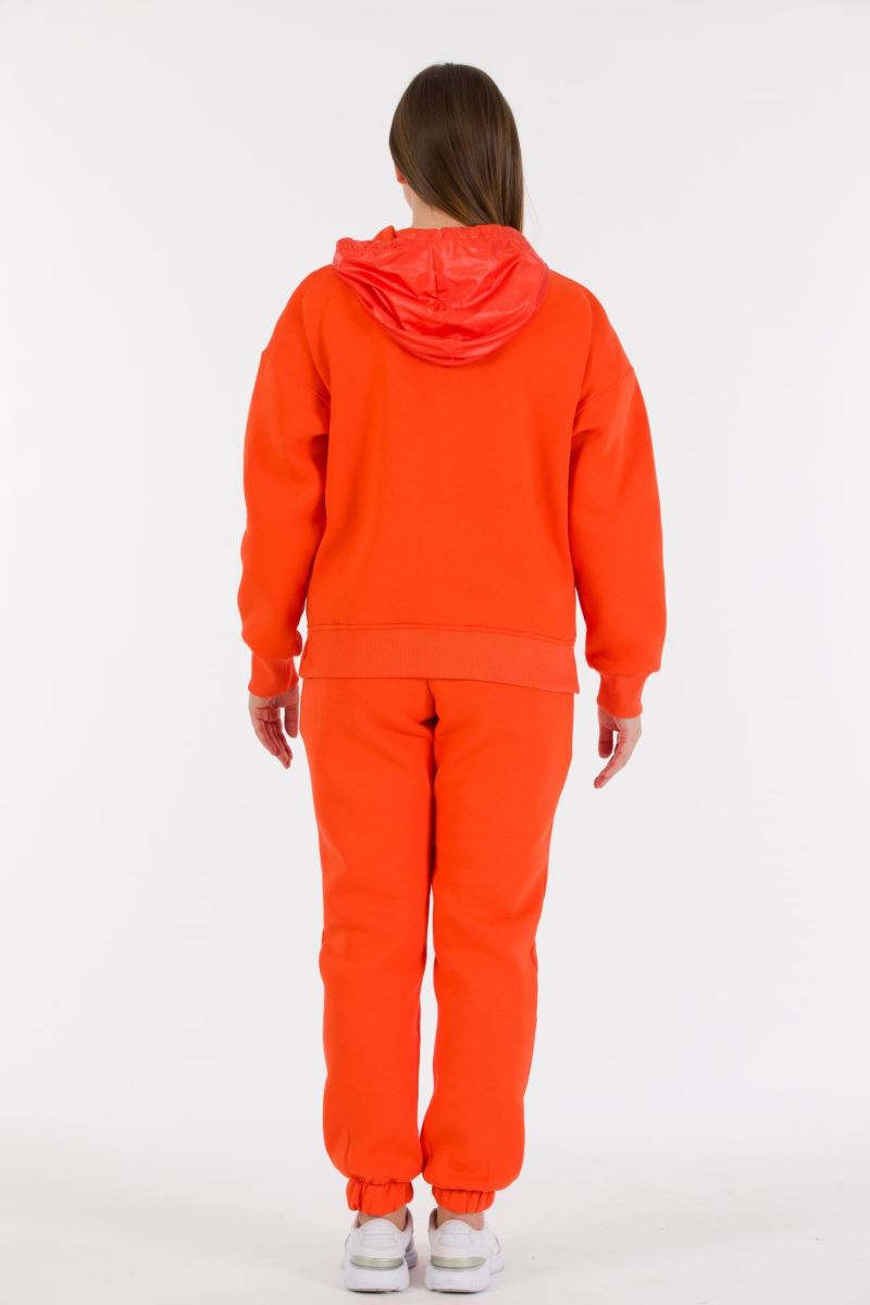 THREE YARN  TRACKSUIT