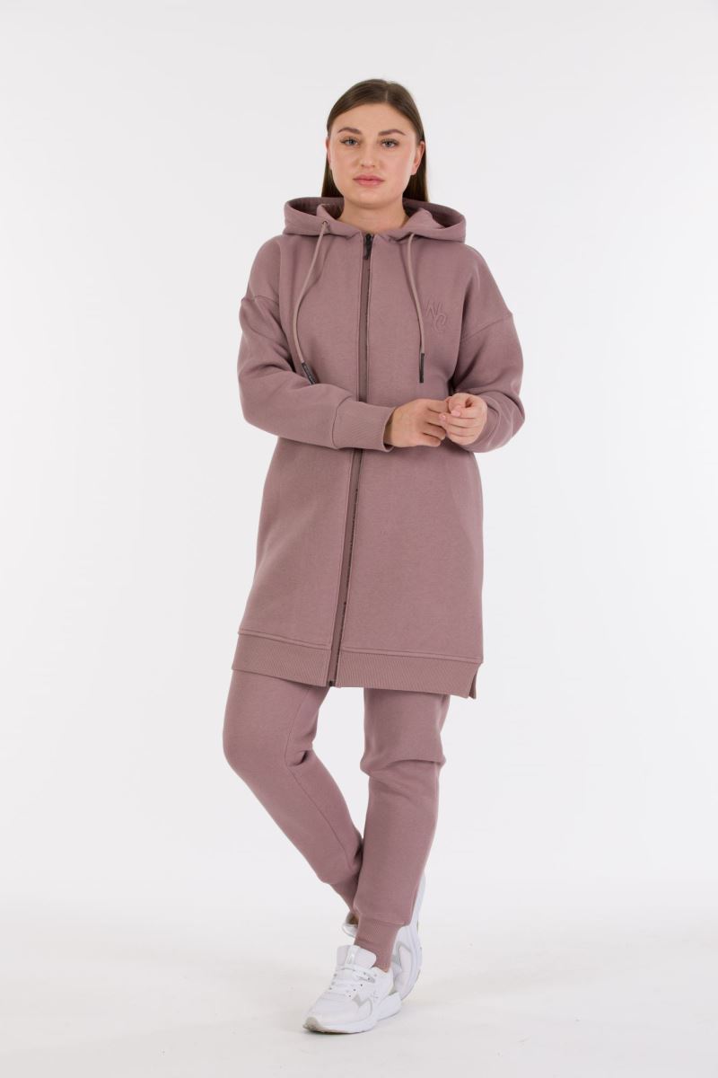 THREE YARN  TRACKSUIT