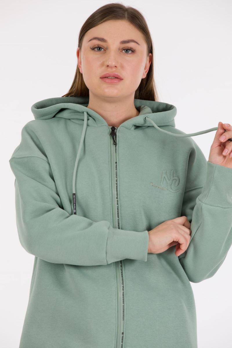THREE YARN  TRACKSUIT