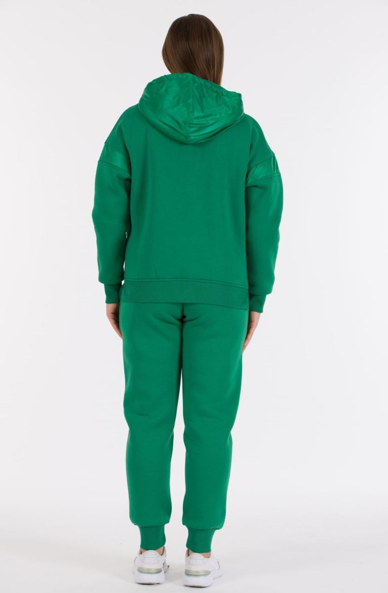 THREE YARN  TRACKSUIT