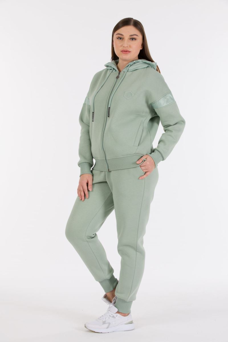 THREE YARN  TRACKSUIT