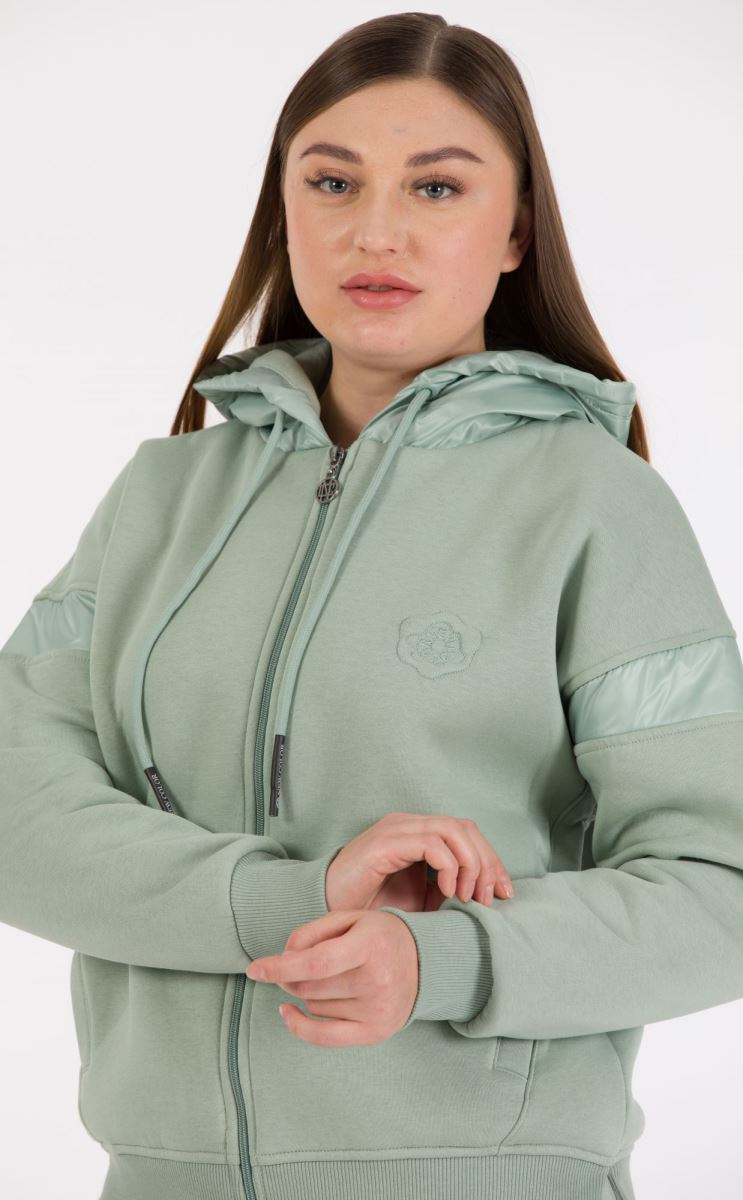 THREE YARN  TRACKSUIT