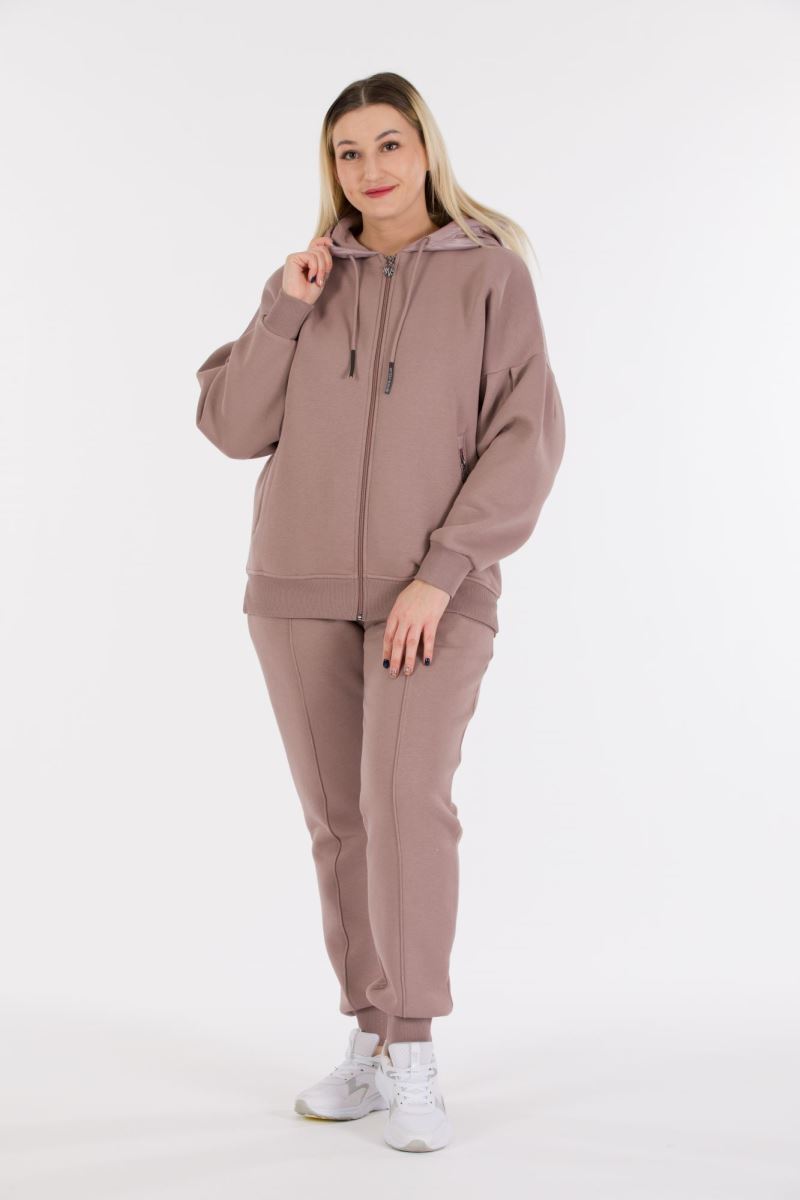 THREE YARN  TRACKSUIT