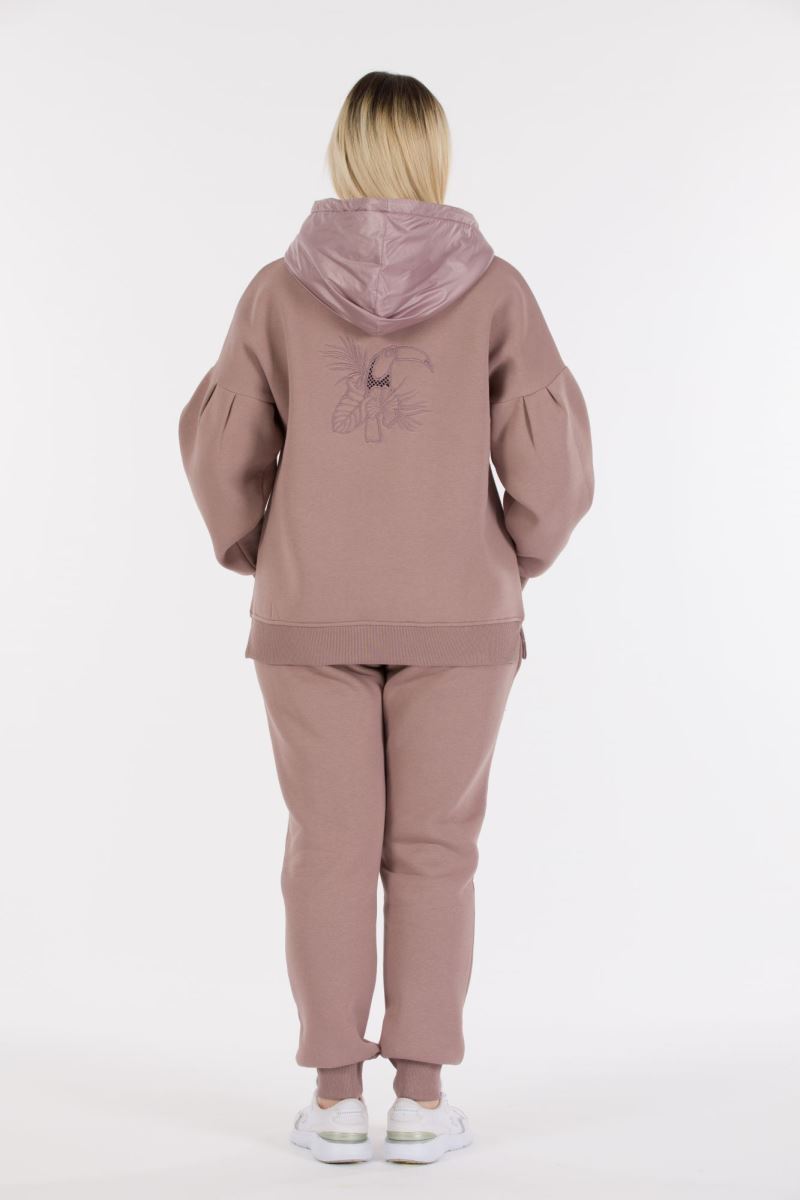 THREE YARN  TRACKSUIT