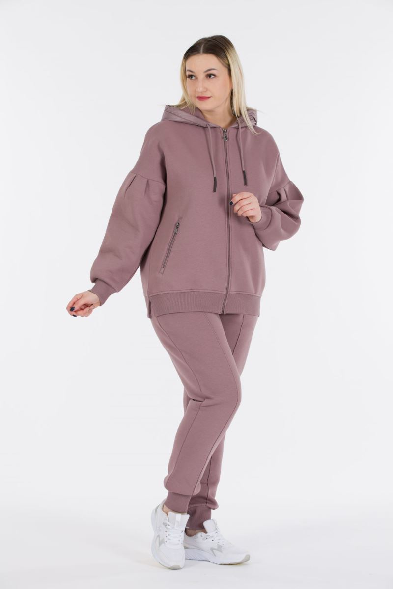 THREE YARN  TRACKSUIT