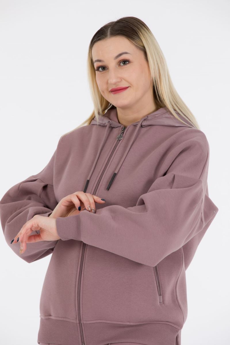 THREE YARN  TRACKSUIT