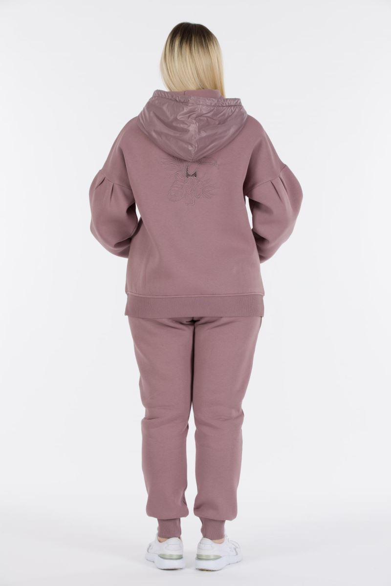 THREE YARN  TRACKSUIT