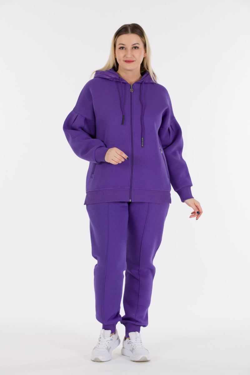THREE YARN  TRACKSUIT