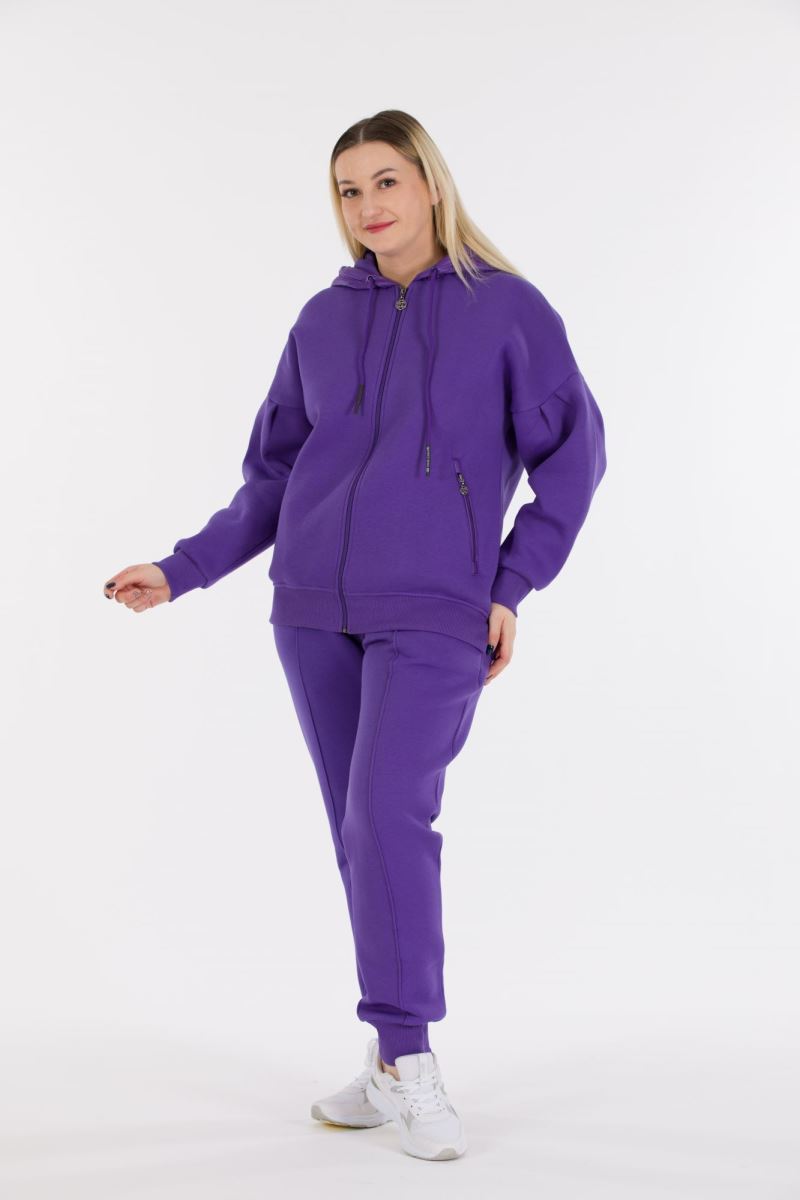 THREE YARN  TRACKSUIT