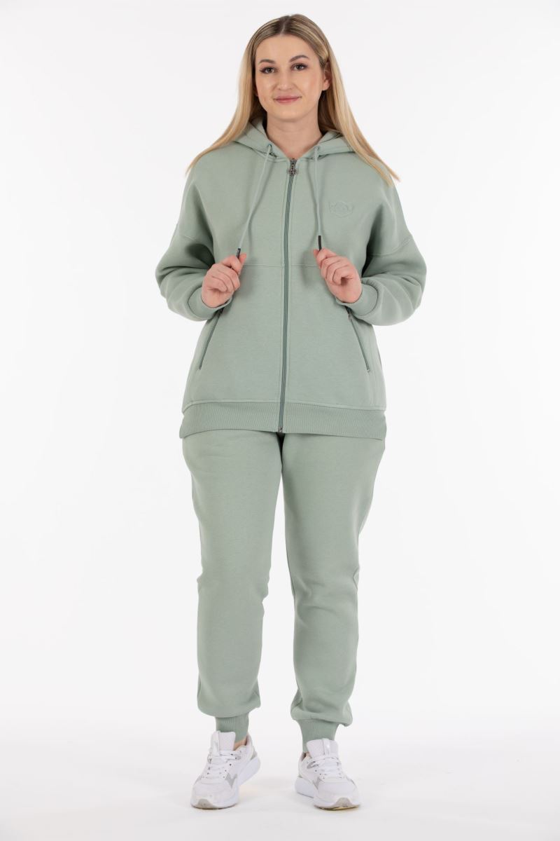THREE YARN  TRACKSUIT
