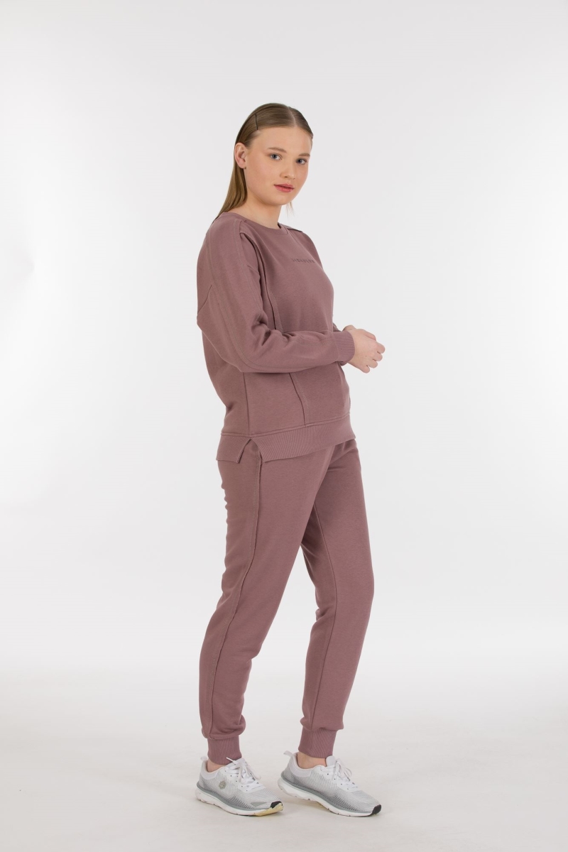 THREE YARN  TRACKSUIT